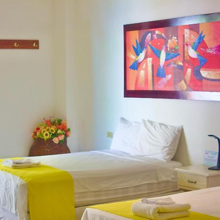 Galapagos Isabela Hotel Loja Пуерто Виламил Екстериор снимка