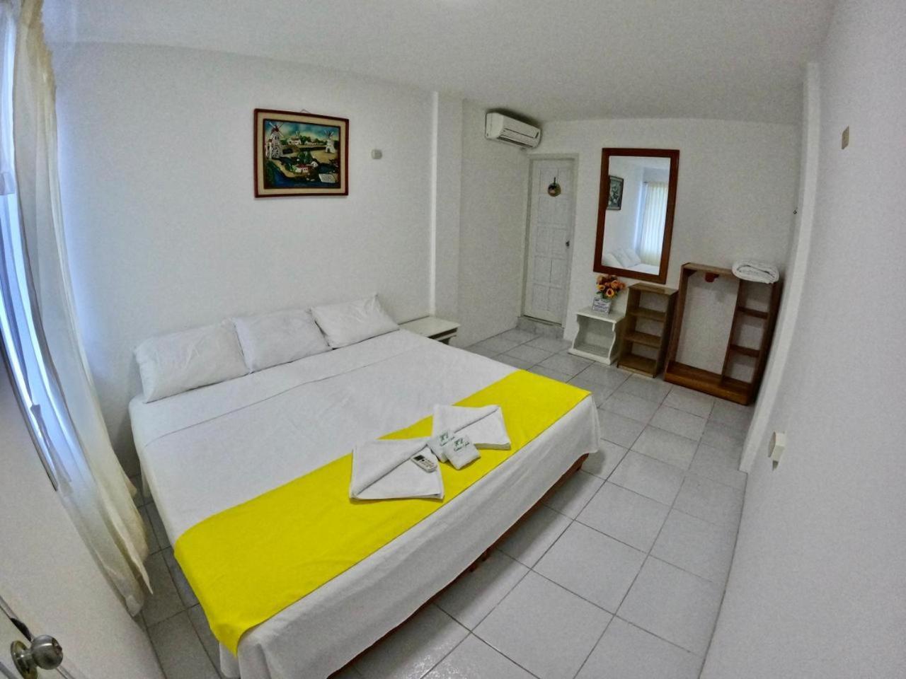 Galapagos Isabela Hotel Loja Пуерто Виламил Екстериор снимка