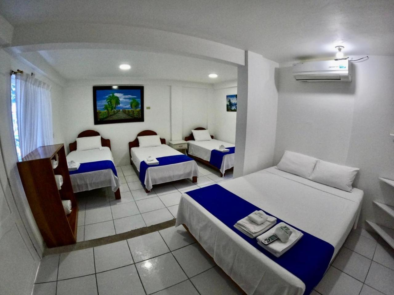 Galapagos Isabela Hotel Loja Пуерто Виламил Екстериор снимка
