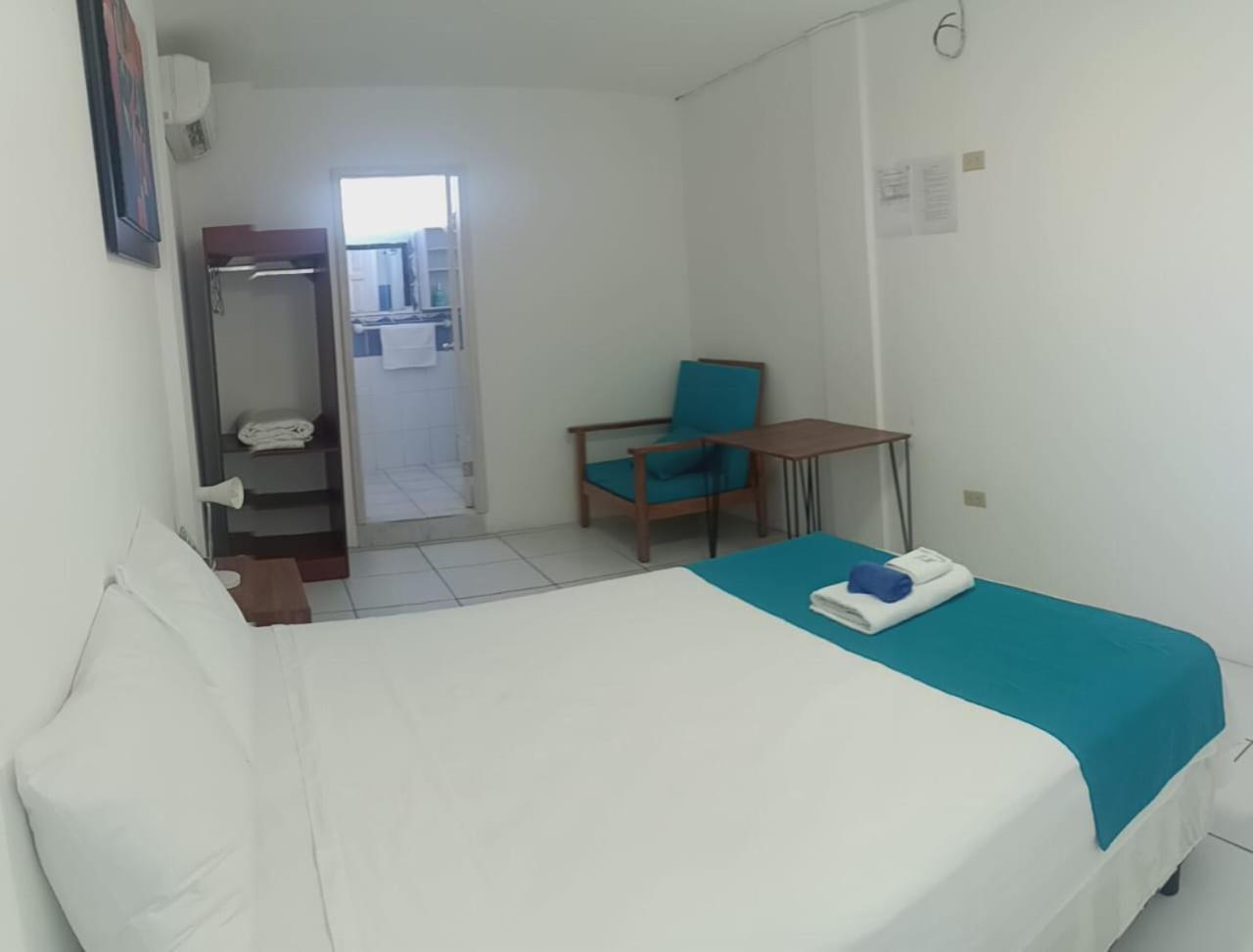 Galapagos Isabela Hotel Loja Пуерто Виламил Екстериор снимка