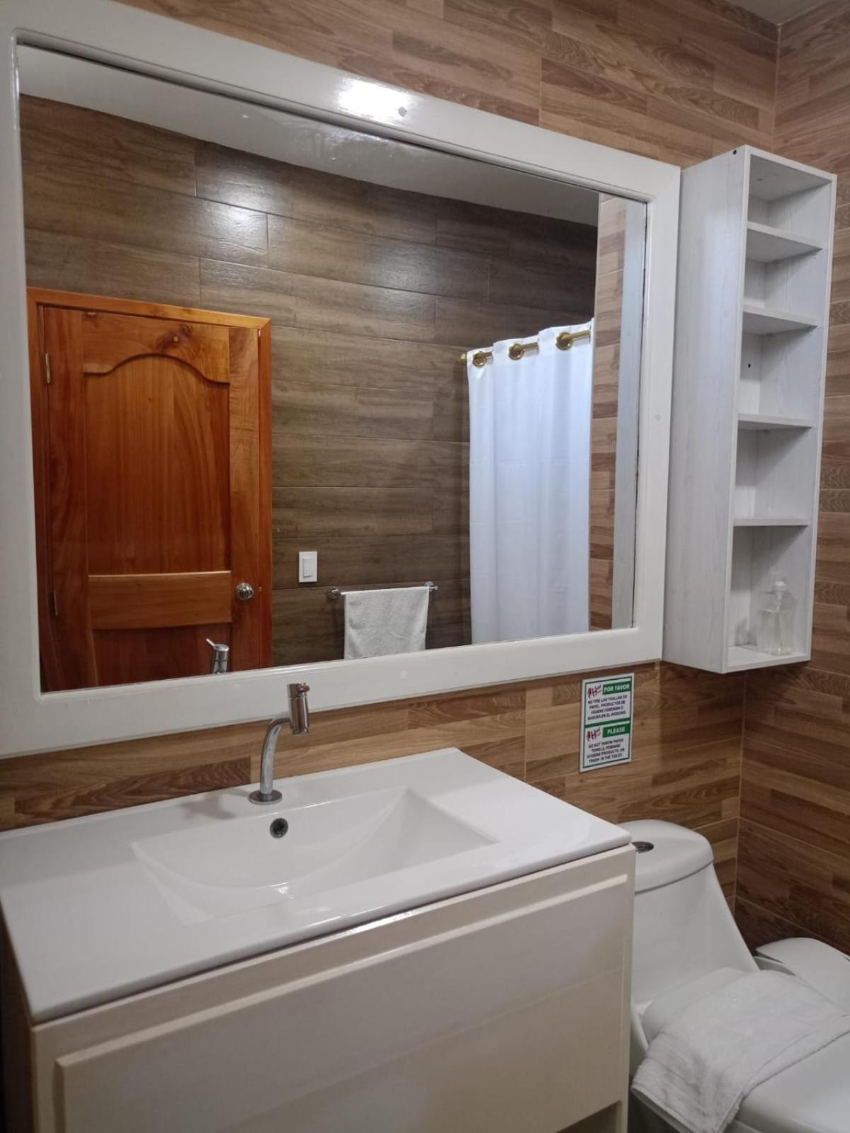 Galapagos Isabela Hotel Loja Пуерто Виламил Екстериор снимка