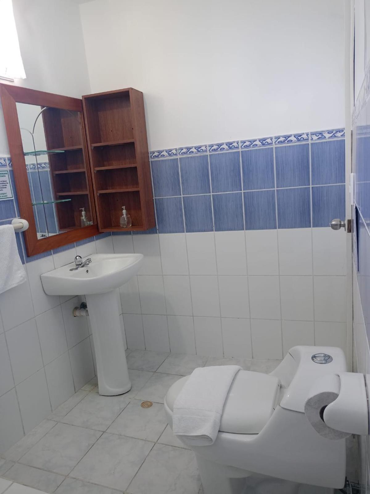 Galapagos Isabela Hotel Loja Пуерто Виламил Екстериор снимка