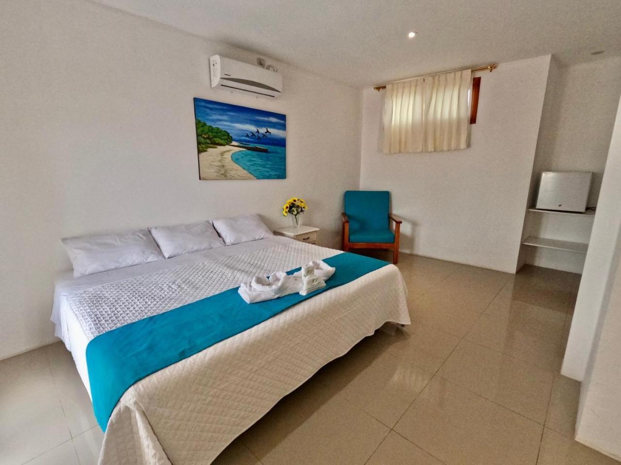 Galapagos Isabela Hotel Loja Пуерто Виламил Екстериор снимка